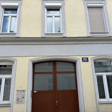 Cozy 8-Person Home In Vienna Located At Haberlgasse 82 N1 Extérieur photo